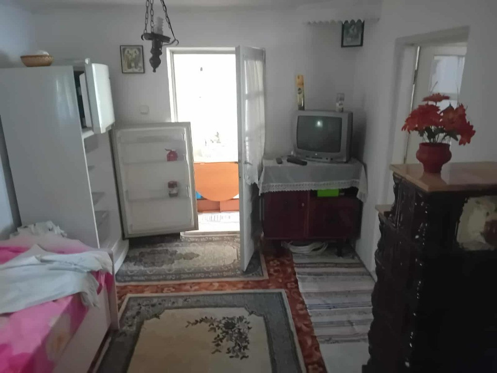 Vila 140mp Savinesti la sosea teren 1000mp locuibila mobilata utllata