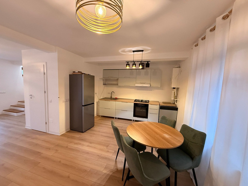 Duplex cu gradina zona Eroilor