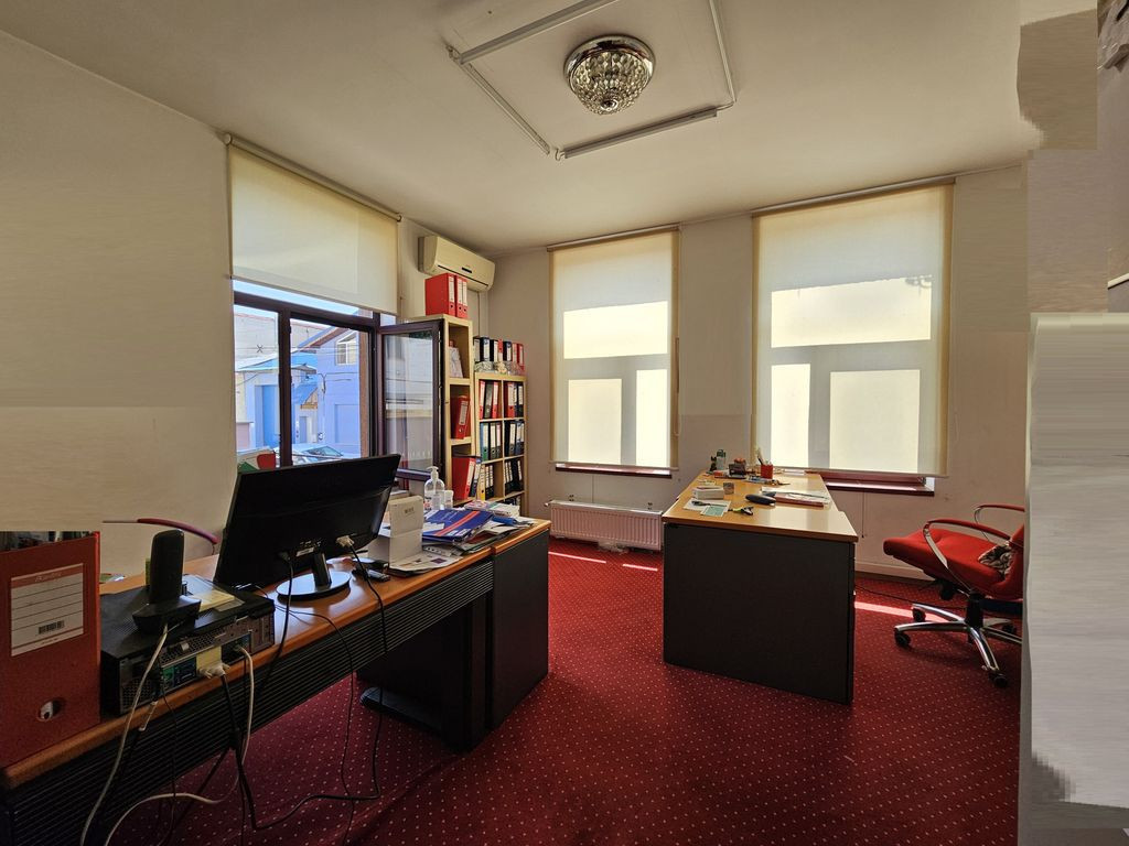 Casa - 103mp utili - Cantemir -5 minute de intrarea metro...