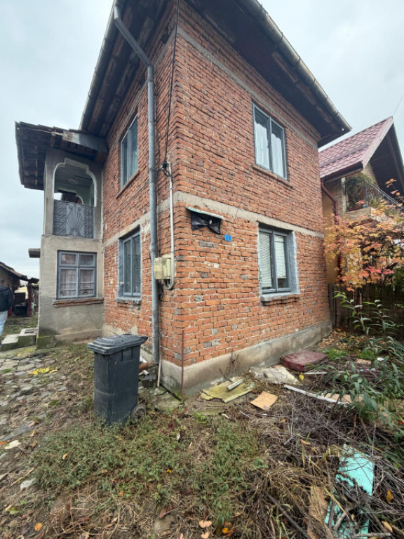 Casa/vila 70mp langa blocuri din caramida , 270mp teren, Fil