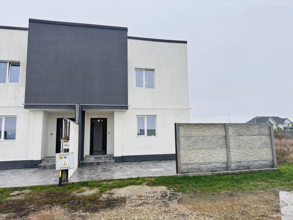 Duplex superb, 141 mp construiti, 295 mp teren, Domnesti