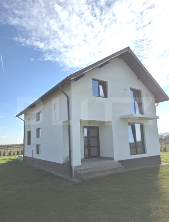 Casă modernă, construită în 2025, cu terasă și priveli