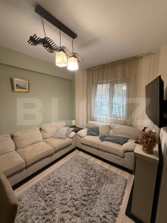 Apartament 4 camere, 80 mp, zona Vest