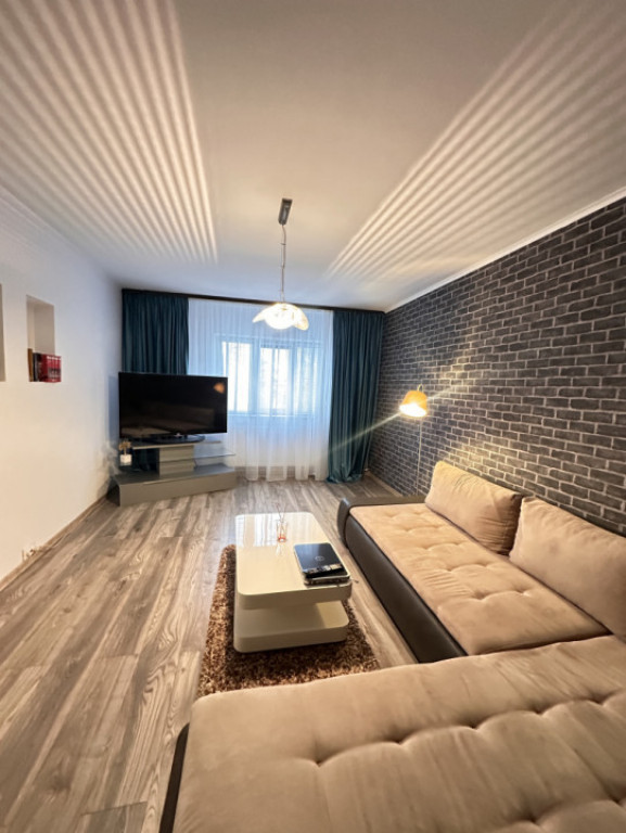 Apartament decomandat 2 camere +loc de parcare -Casa de Cult