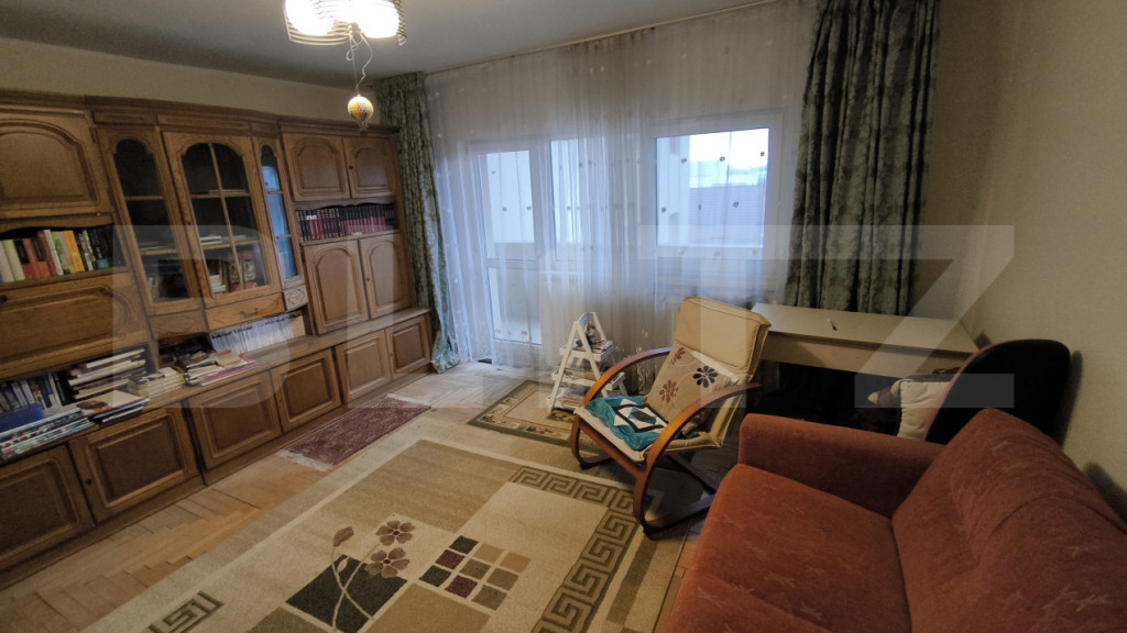Apartament 3 camere, 77 mp, etaj intermediar, zona Obcini