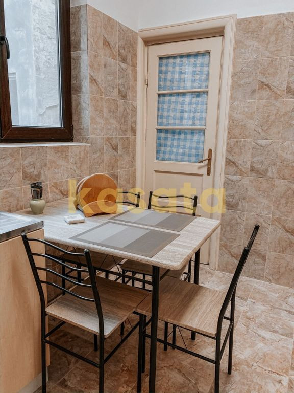 Apartament 4 camere ultracentral | Etaj 3/3 | Lift și re...