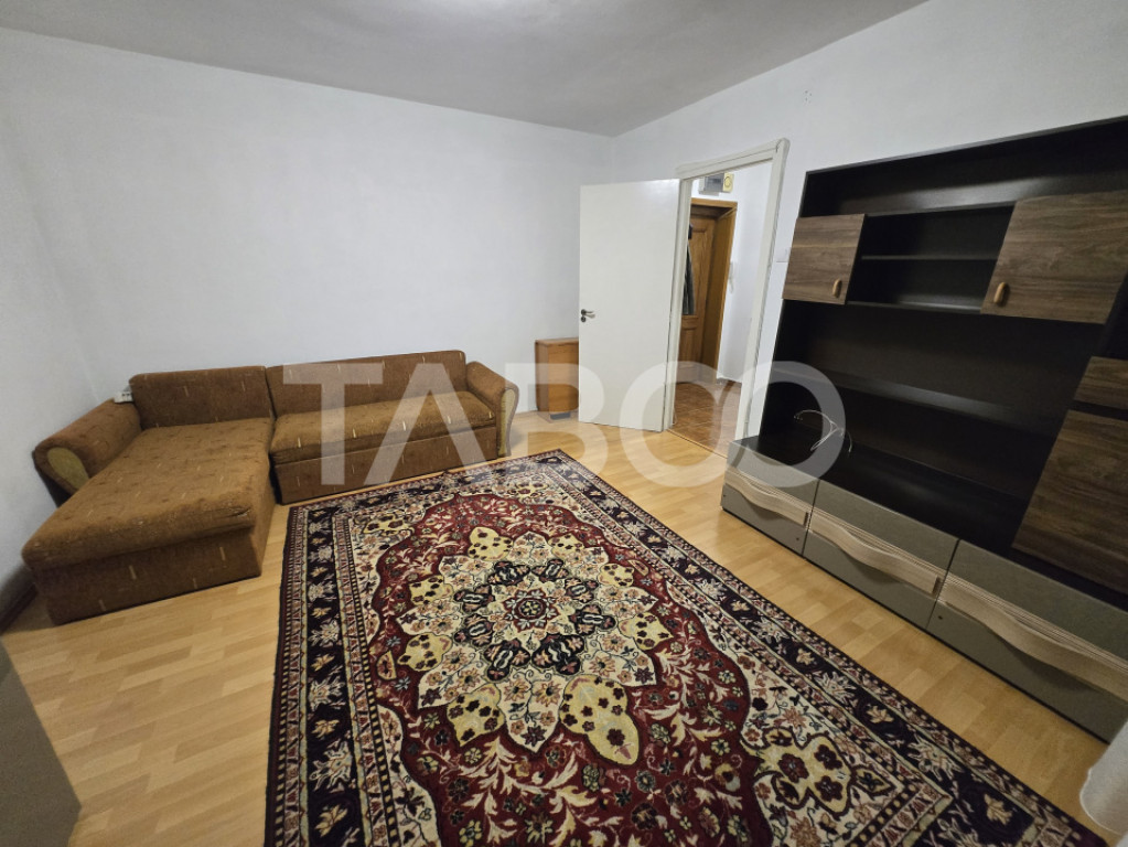 Apartament 2 camere de inchiriat decomandat 55 mp zona Terez