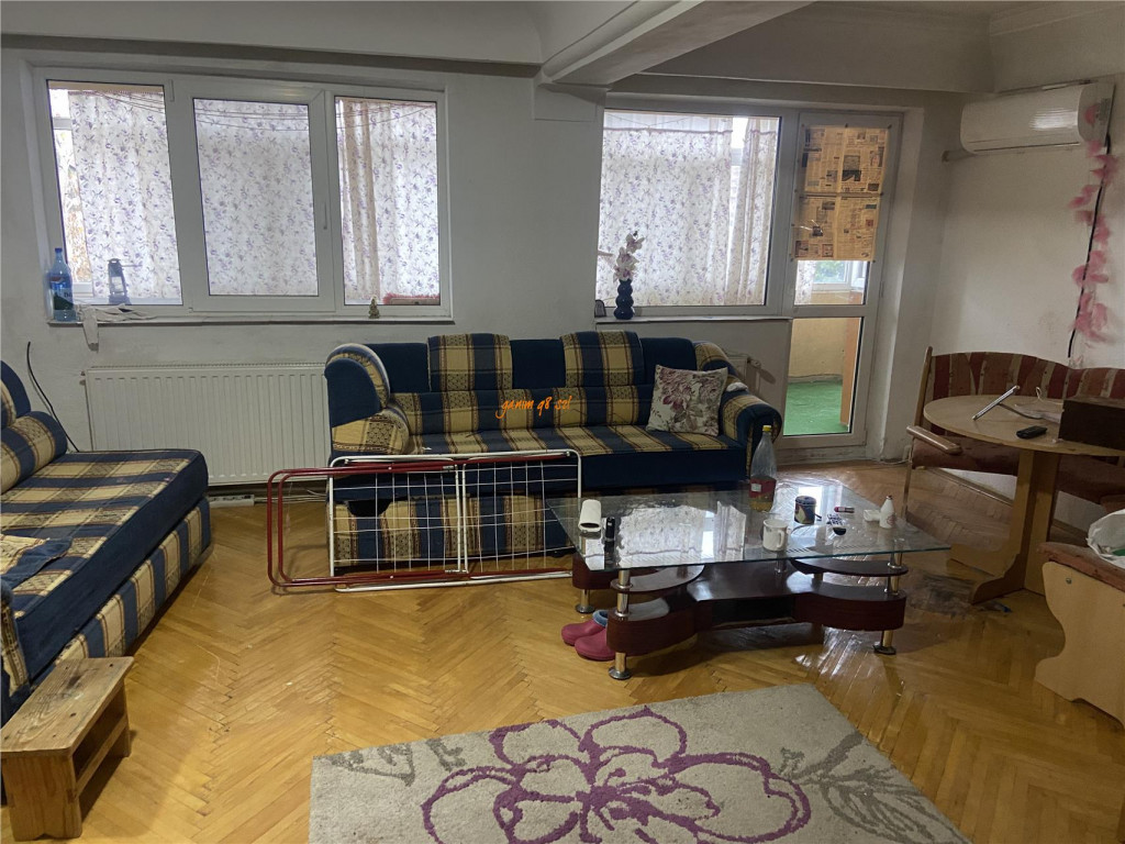 Apartament 4 camere , zona cetrala - Teatru Focsani ,123 mp