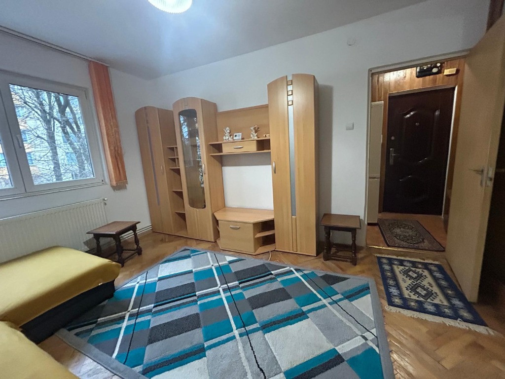 Apartament 2 camere, etaj 1/4, mobilat, utilat, pacare, zona Astra!