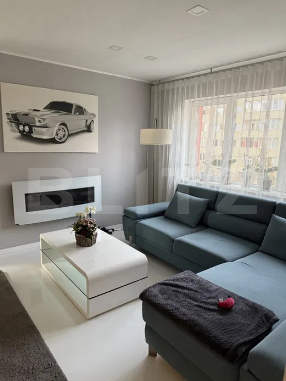 Apartament cu 3 camere semidecomandat, 65 mp, parcare, pet f