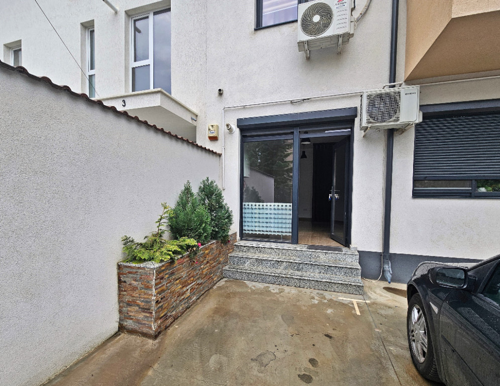 Spatiu de inchiriat Popesti / Oltenitei + 2 parcari (zona Lidl)