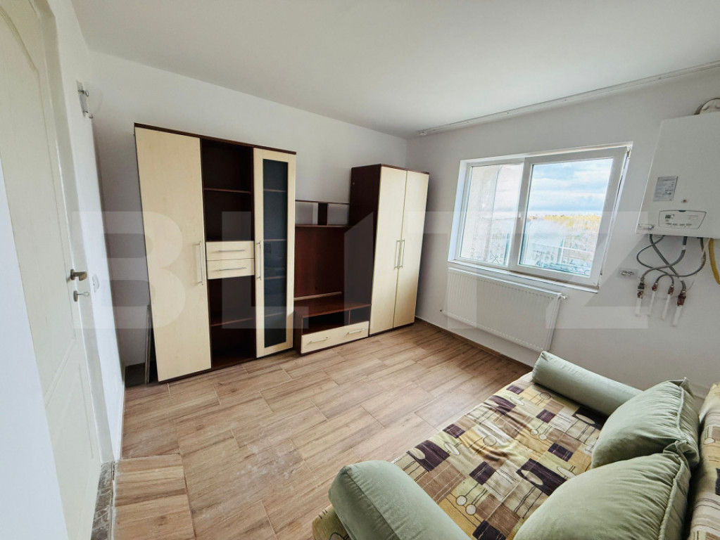 Cameră de cămin renovată complet – cu baie proprie, buc