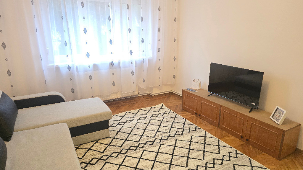 Inchiriez apartament 2 camere in Deva, zona Al Patriei, etaj 2,