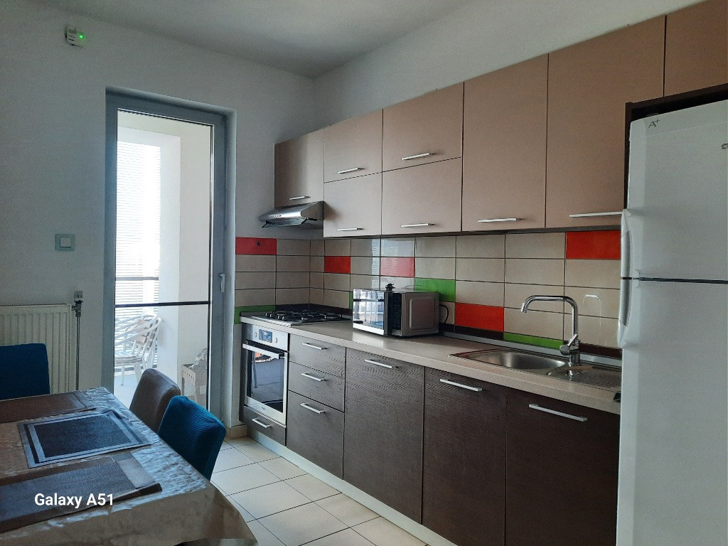 Inchiriez apartament 3 camere Asmita Gardens central