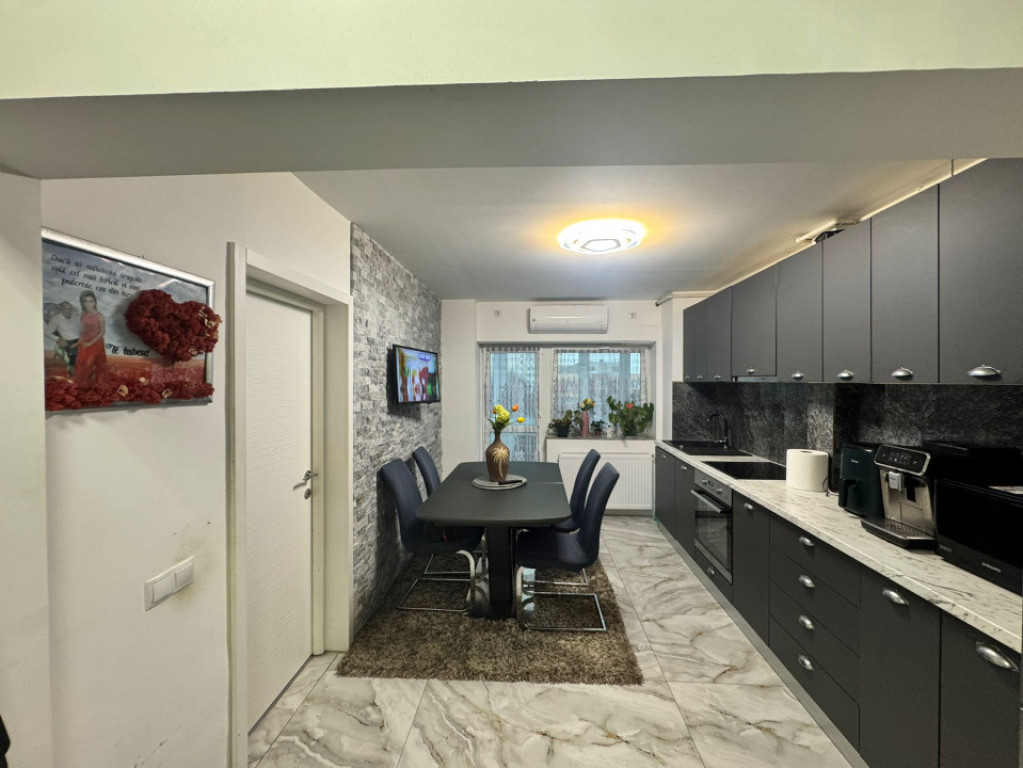 Apartament 3 dormitoare, 58 mp, Bulevardul Decebal