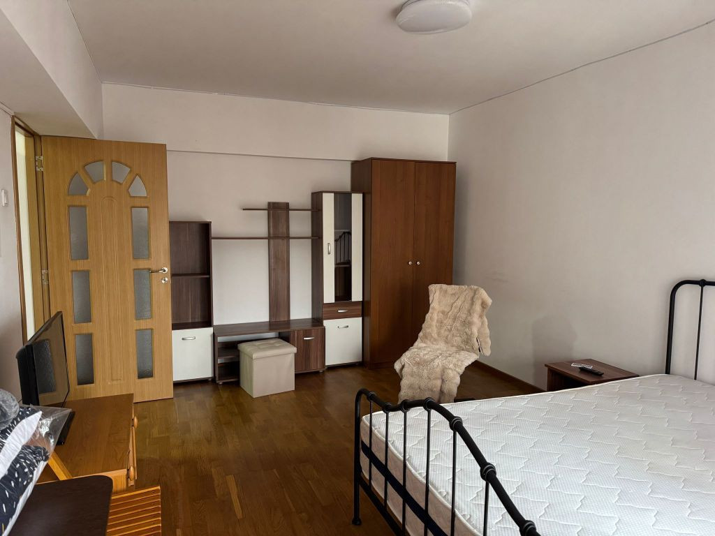 Garsoniera Unirii, 37 mp