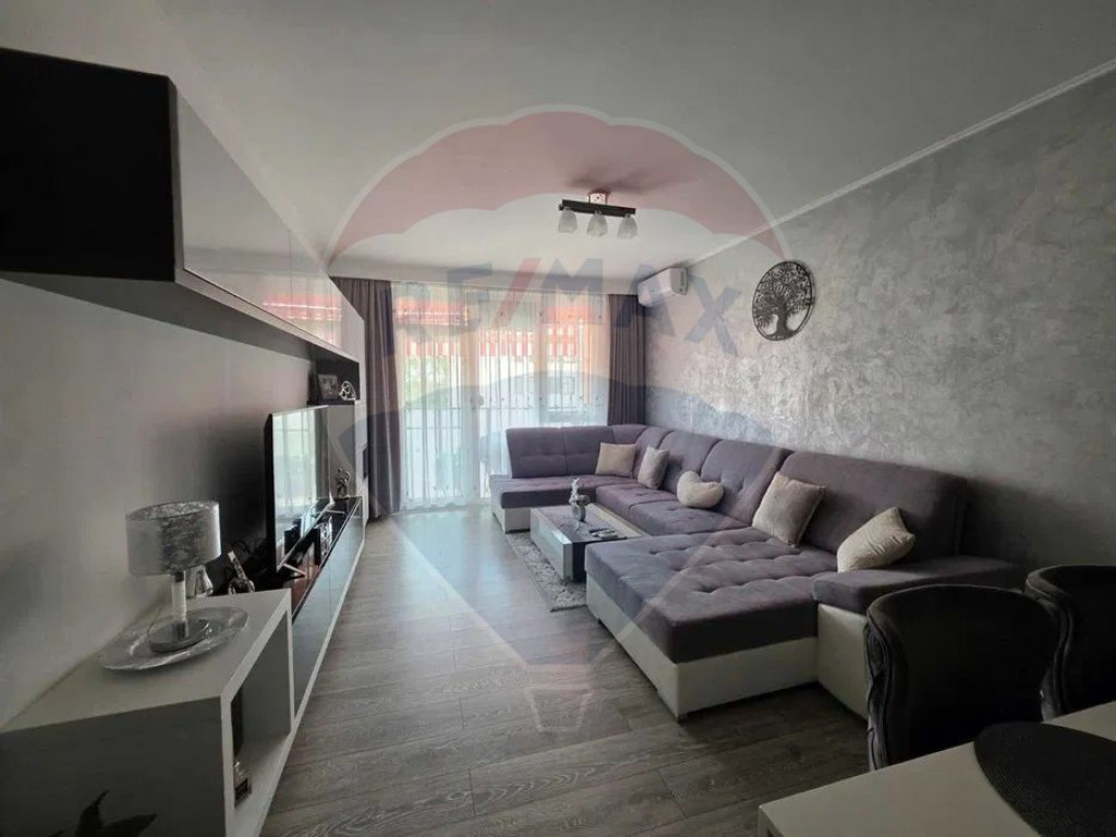 Apartament cu 3 camere si loc de parcare la Ared Micalaca