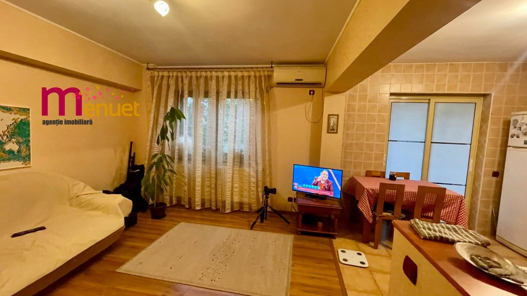 Apartament 4 camere,zona Ultracentrala,etaj 2