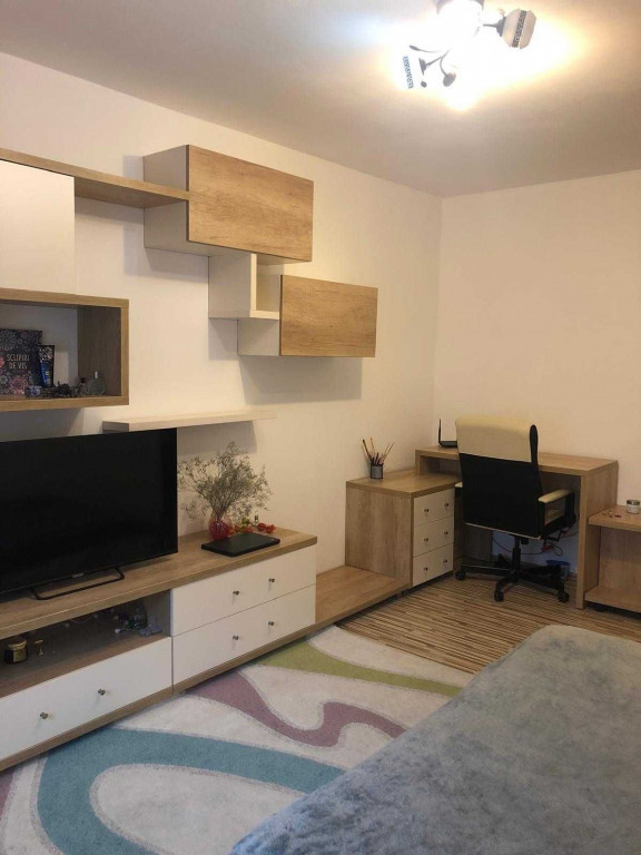 Garsoniera decomandata,zona Faget, 87500 Euro