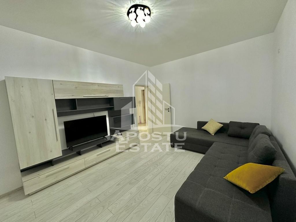 Apartament 2 camere, decomandat, loc de parcare, Calea Ur...