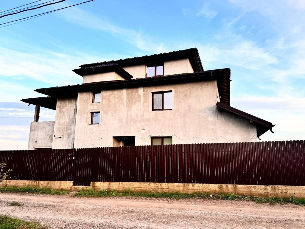 Proprietar, vila in Breazu