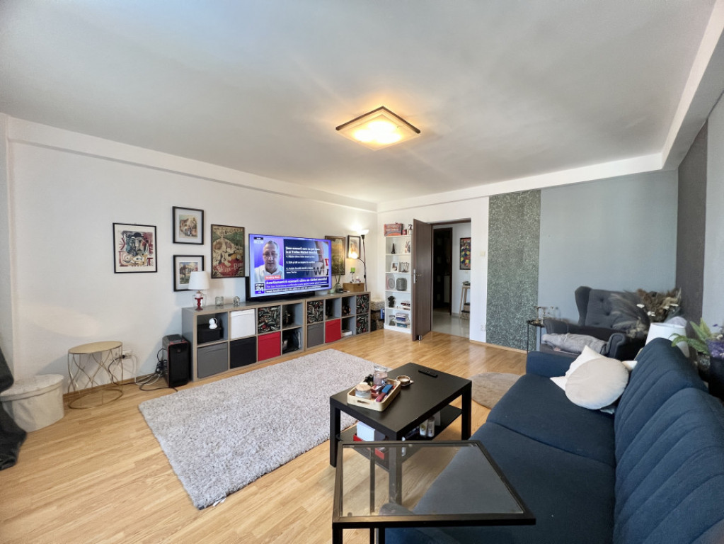 Apartament luminos situat stradal între Piața Muncii și I