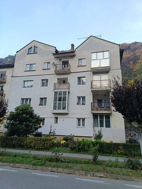 Apartament 3 camere decomandate central