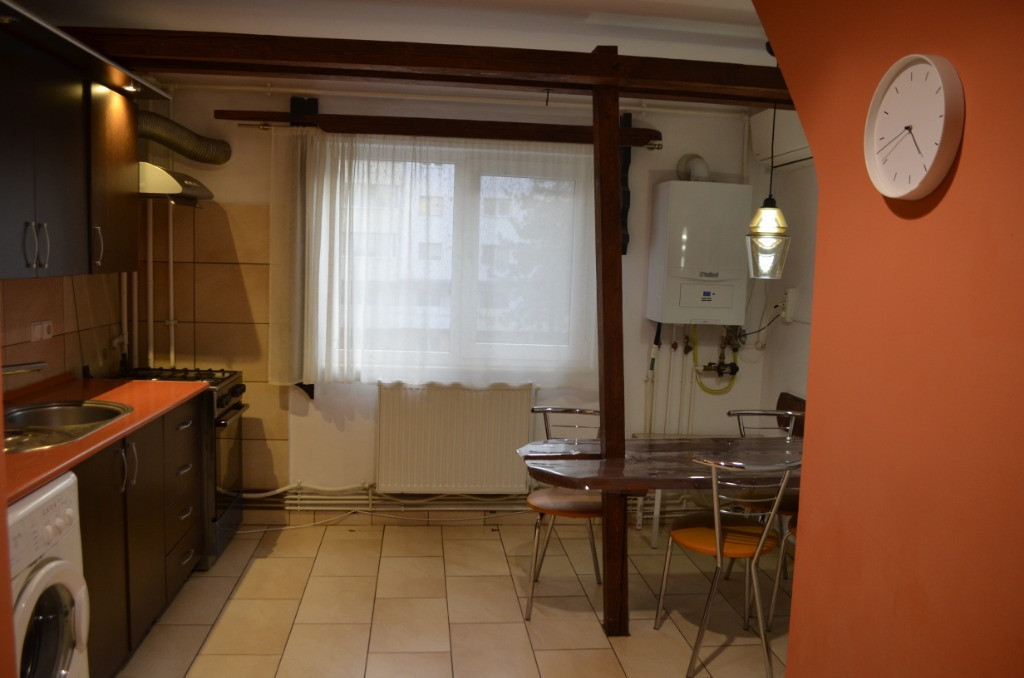 P.f. inchiriez apartament 2 camere str. Nasaud