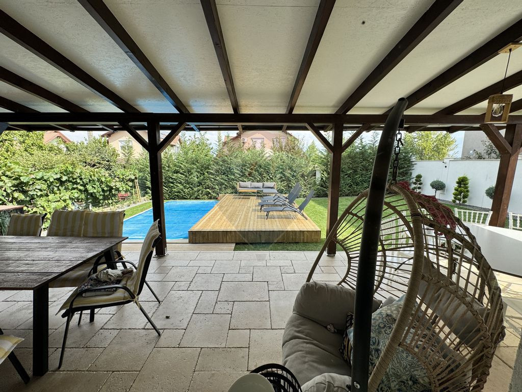 Casă / Vilă 5 camere,piscina Cart.Orizont 2 zona Metrop...