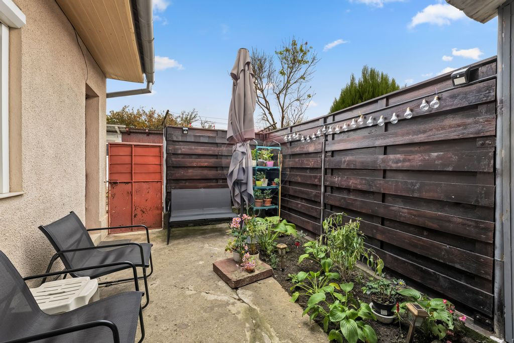 Apartament 2 camere și curte privată de vânzare zona G...