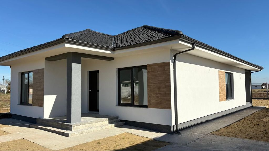 Casa Santandrei, 162 000 E (neg). Comision 0.