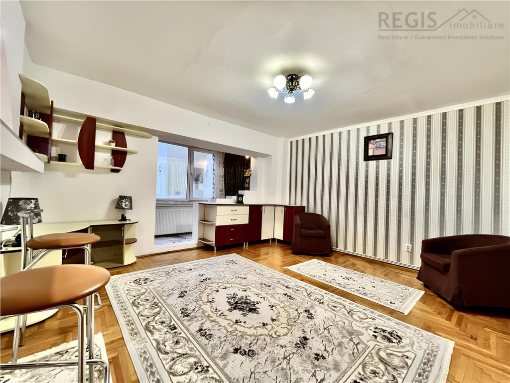 Garsoniera la Etaj Intermediar in Bartolomeu str De Mijloc