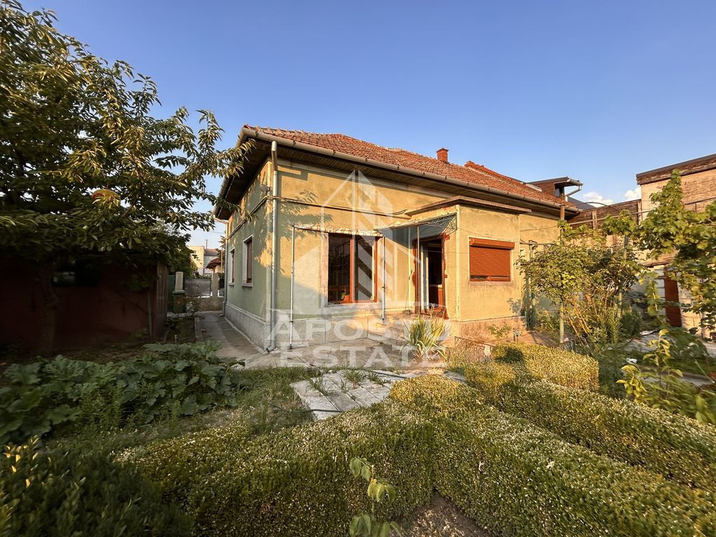 Casă individuală cu teren si garaj in zona Gara de Est,...