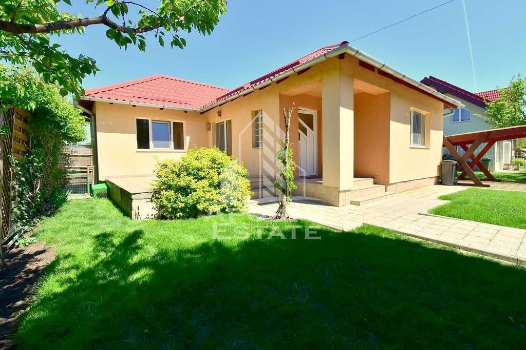 Casa individuala in Dumbravita, 2 locuri de parcare, Cent...