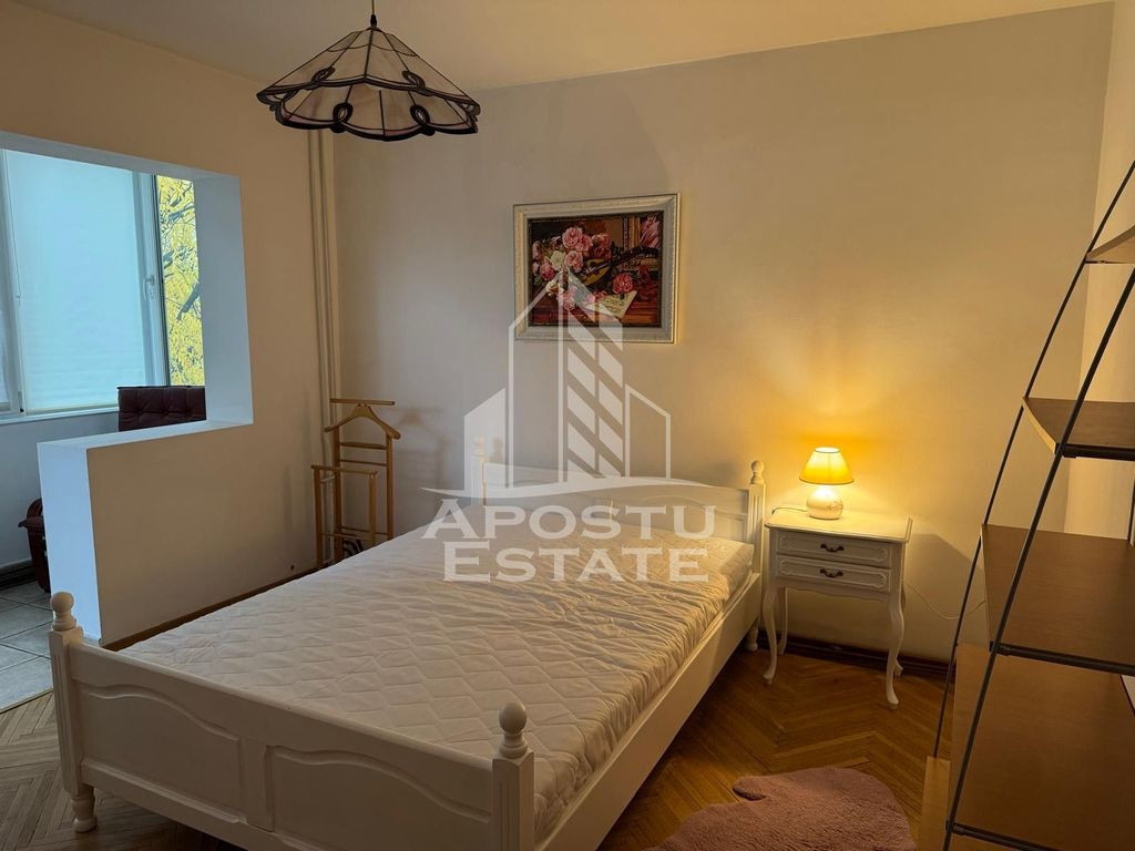 Apartament 4 camere zona Aradului , centrala proprie si g...