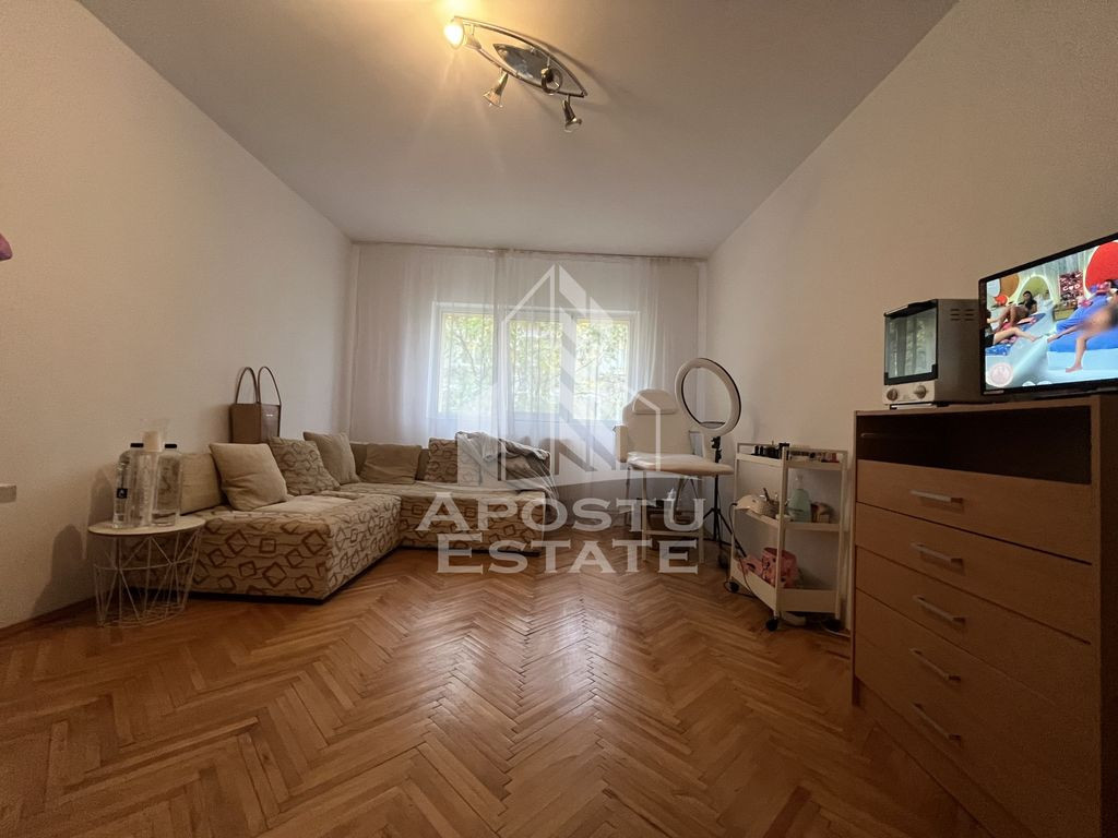 Apartament 3 camere, decomandat, 72 mp, zona Soarelui - comp