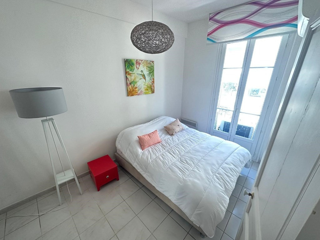 Garsoniera de inchiriat in zona Univesitate