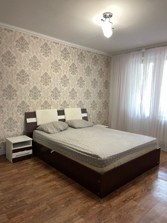 Apartament cu 2 camere de inchiriat in zona Aparatorii Patriei