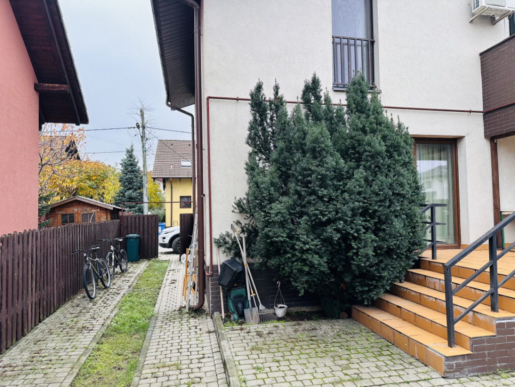 Vila spectaculoasa, 240 mp construiti, 330 mp teren, duplex,