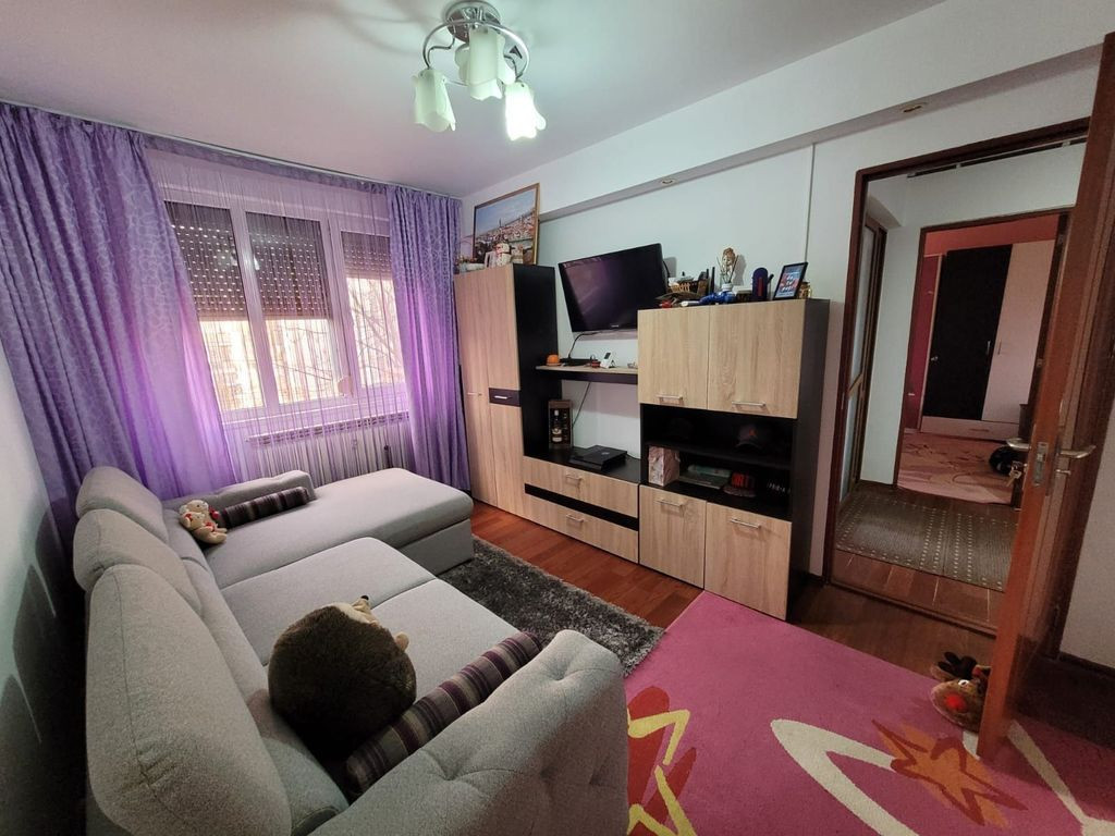 Apartament cu 2 camere, Micro 19