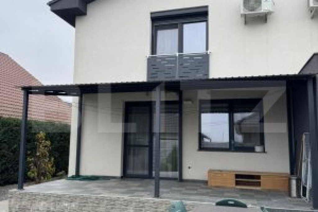 Casa cu 3 camere, 80 mp, curte proprie de 250 mp, zona Grig
