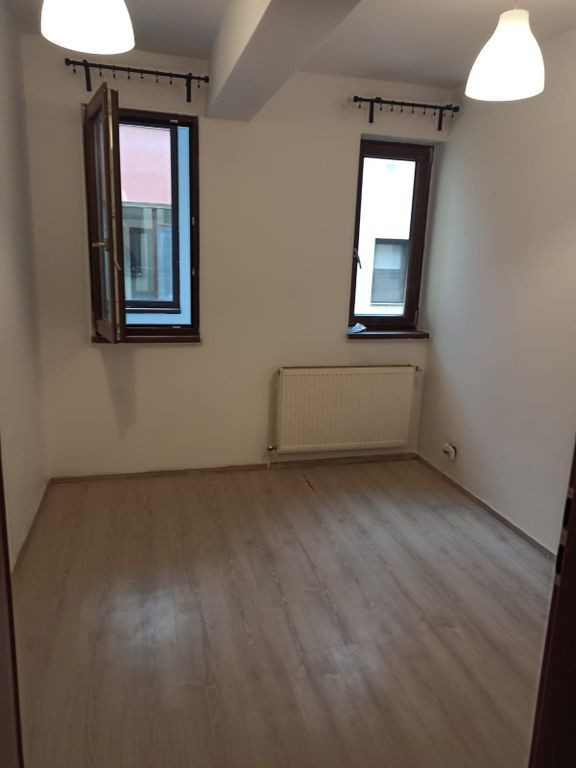 Apartament 2 camere + Curte