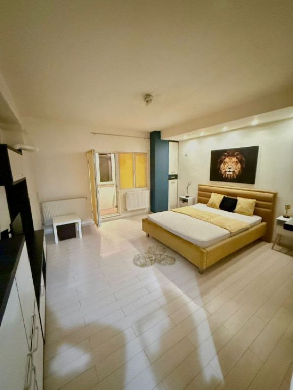 Garsonieră superbă mobilată și utilată complet Strada R