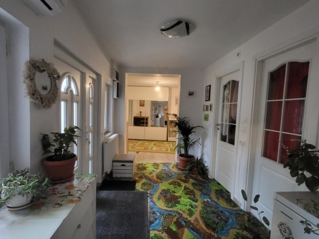 Casa, 4 camere,constructie 1970,teren 259mp,Bucurestii Noi,215.000euro