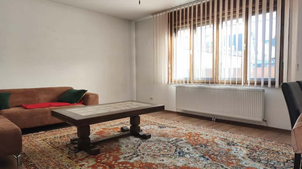 Casa in Deva (plus curte), zona centrala