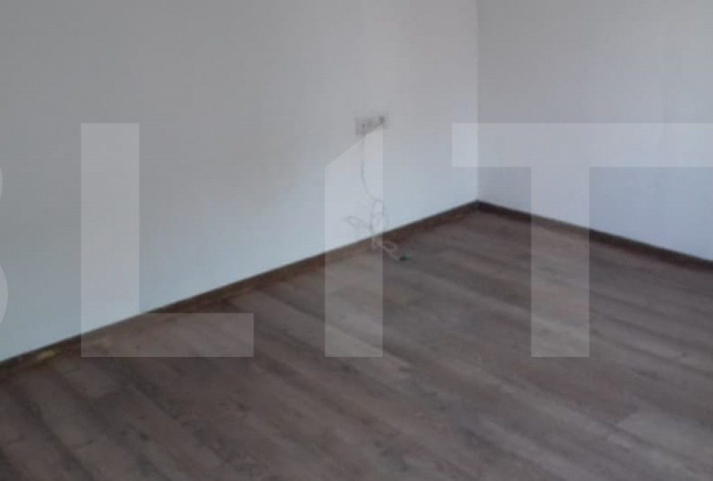 Spațiu comercial de 13 mp de închiriat – parter, zona Pi