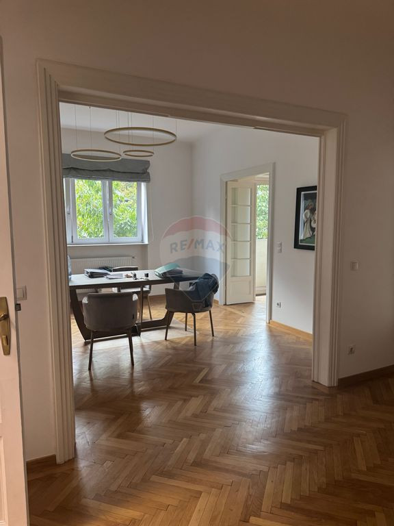 Inchiriere apartament de 3 camere Universitate