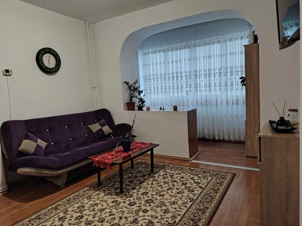 Apartament cu 2 Camere Semidecomandate- etaj 2 -Zona George Enescu