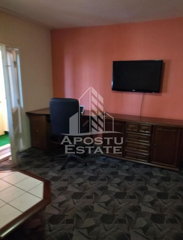 Apartament cu 4 camere , centrala proprie, zona Soarelui