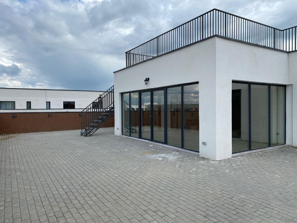 Penthouse finisat,mobilat, Baciu